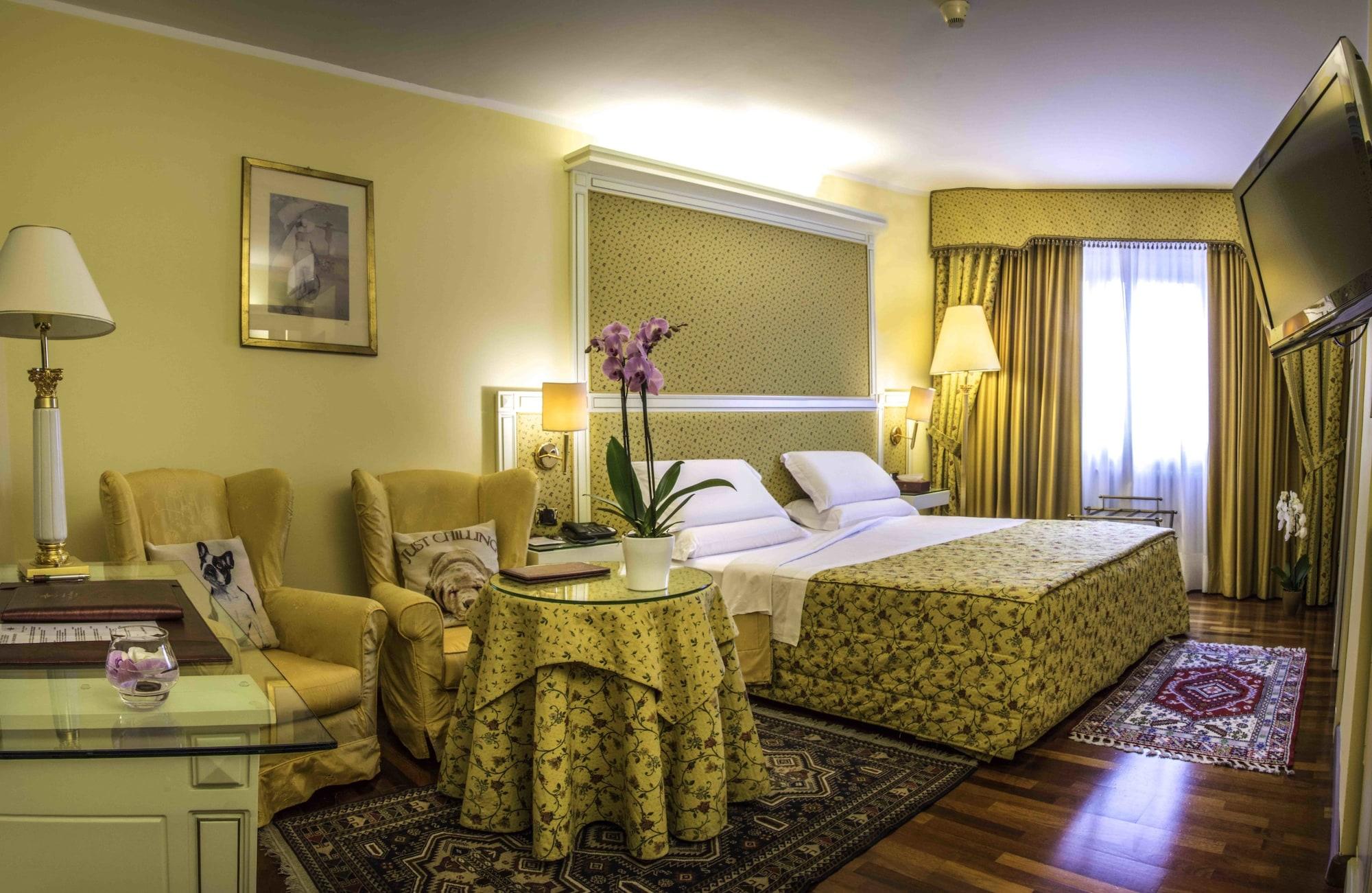 Hotel La Bussola Novara Ngoại thất bức ảnh