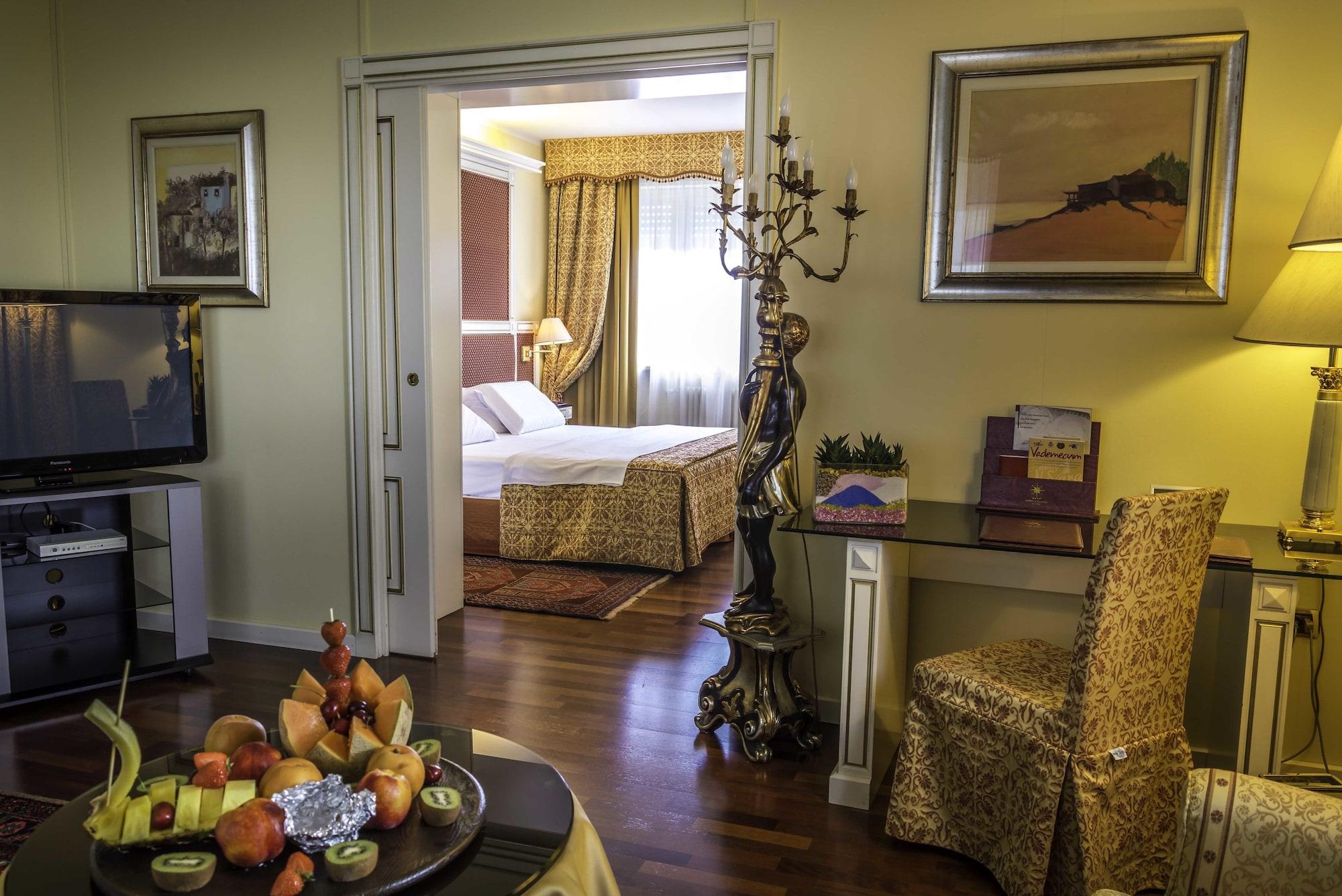Hotel La Bussola Novara Ngoại thất bức ảnh