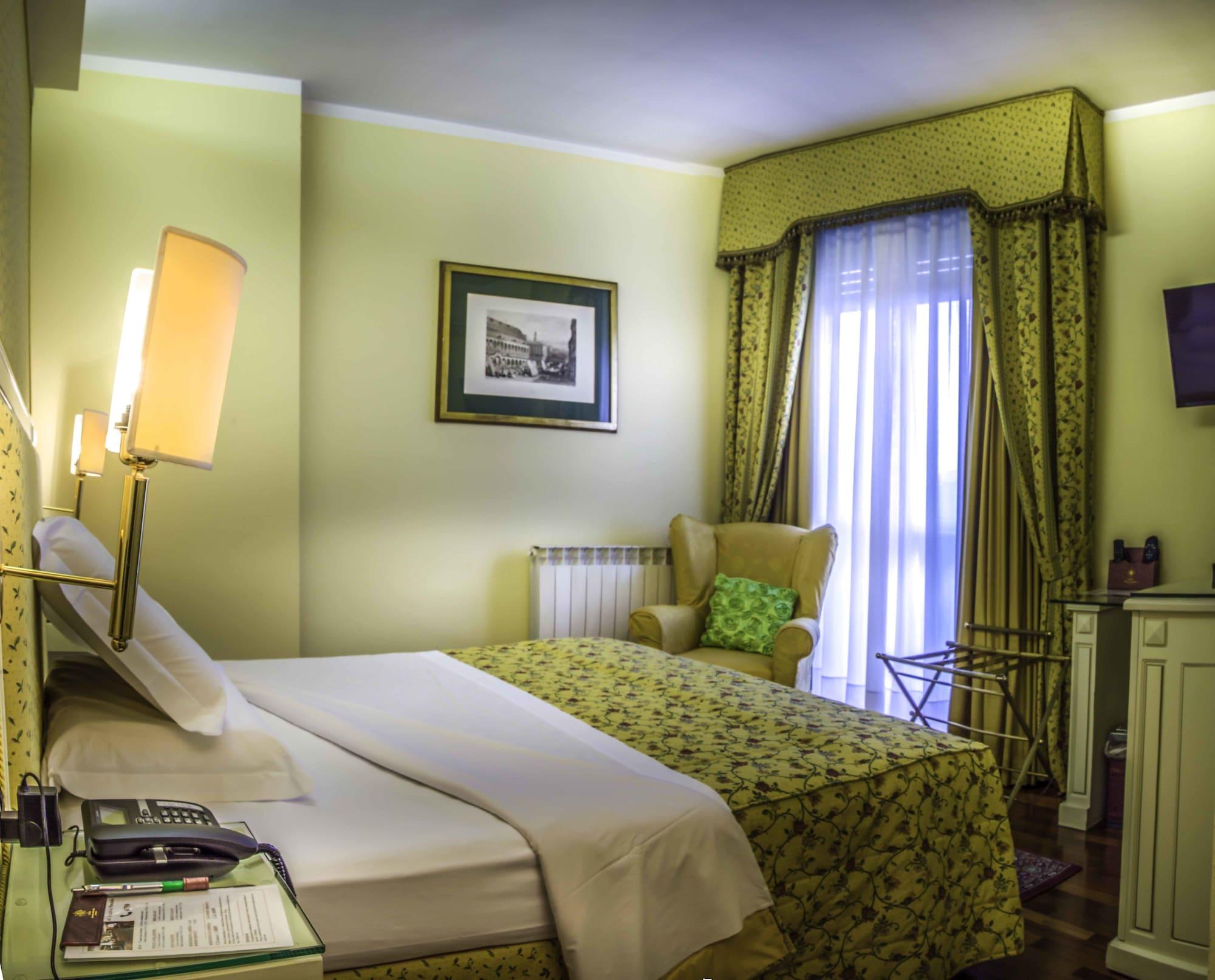 Hotel La Bussola Novara Ngoại thất bức ảnh