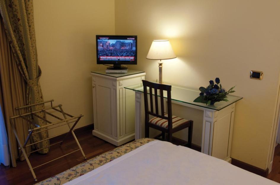 Hotel La Bussola Novara Ngoại thất bức ảnh