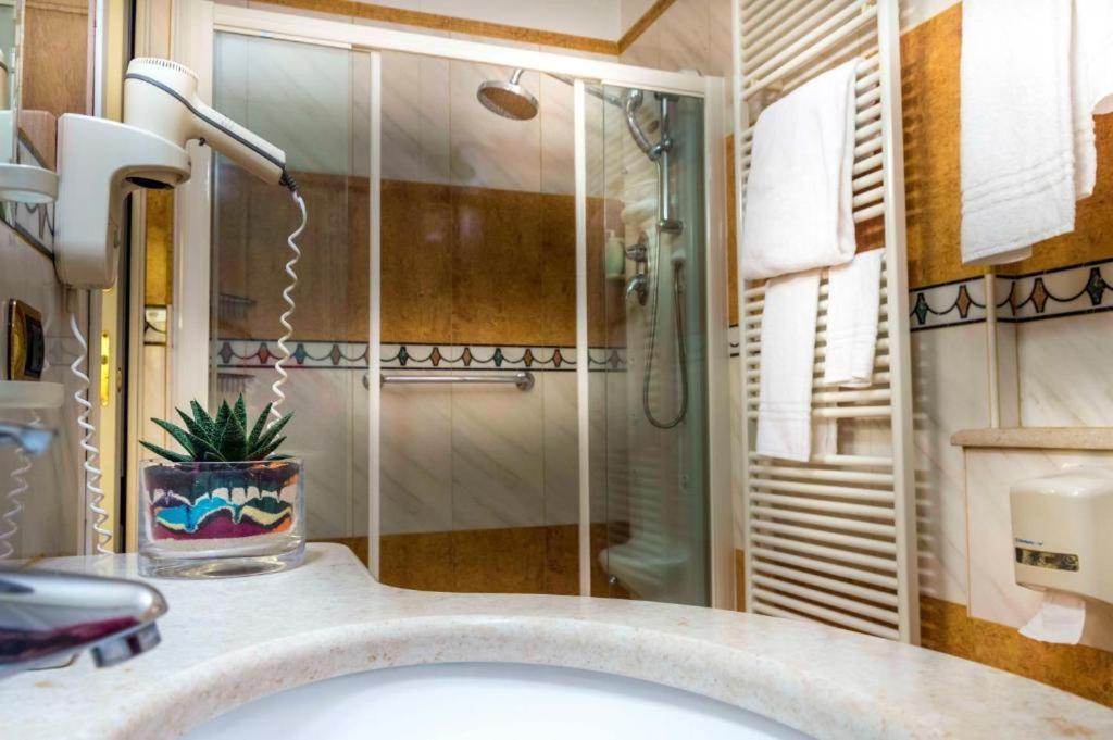 Hotel La Bussola Novara Ngoại thất bức ảnh
