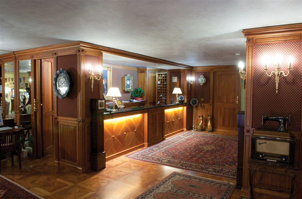 Hotel La Bussola Novara Ngoại thất bức ảnh