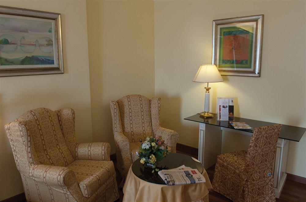 Hotel La Bussola Novara Ngoại thất bức ảnh