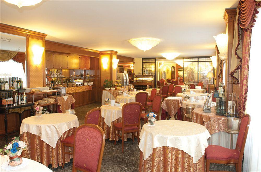 Hotel La Bussola Novara Ngoại thất bức ảnh