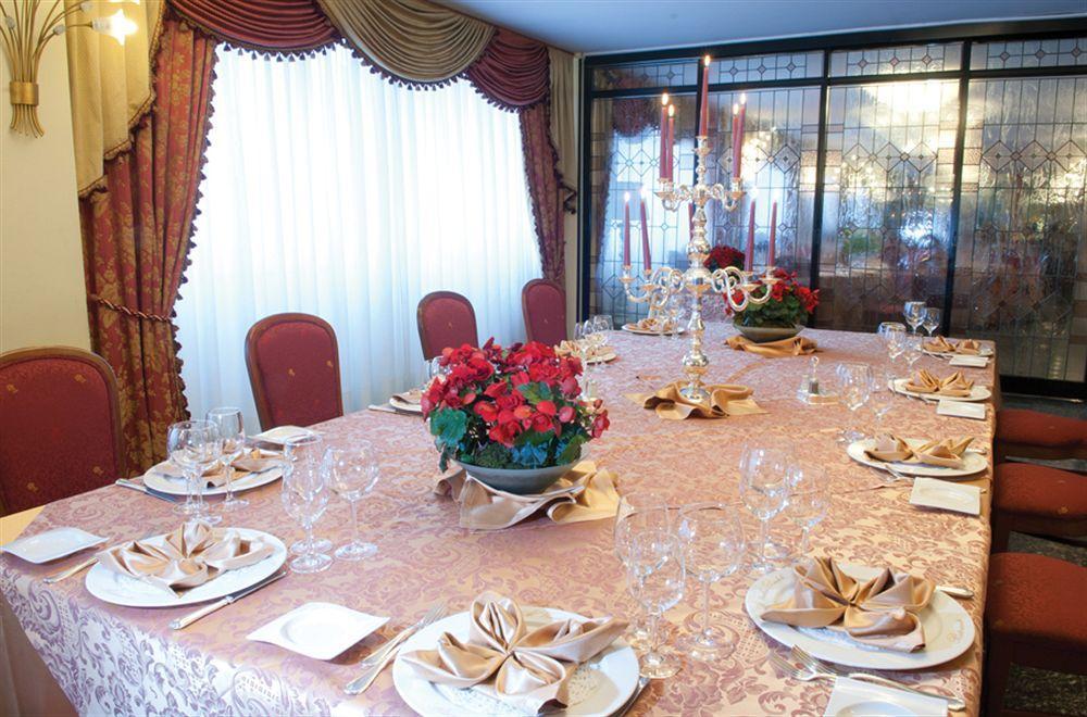 Hotel La Bussola Novara Ngoại thất bức ảnh