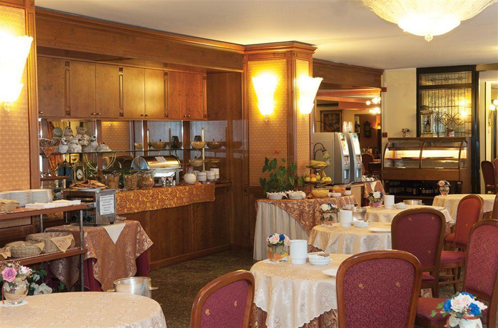 Hotel La Bussola Novara Ngoại thất bức ảnh